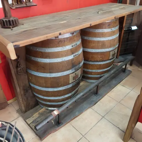 Productos-rancho-91.webp Bar de 2 barricas y estructura de roble - Imagen 1